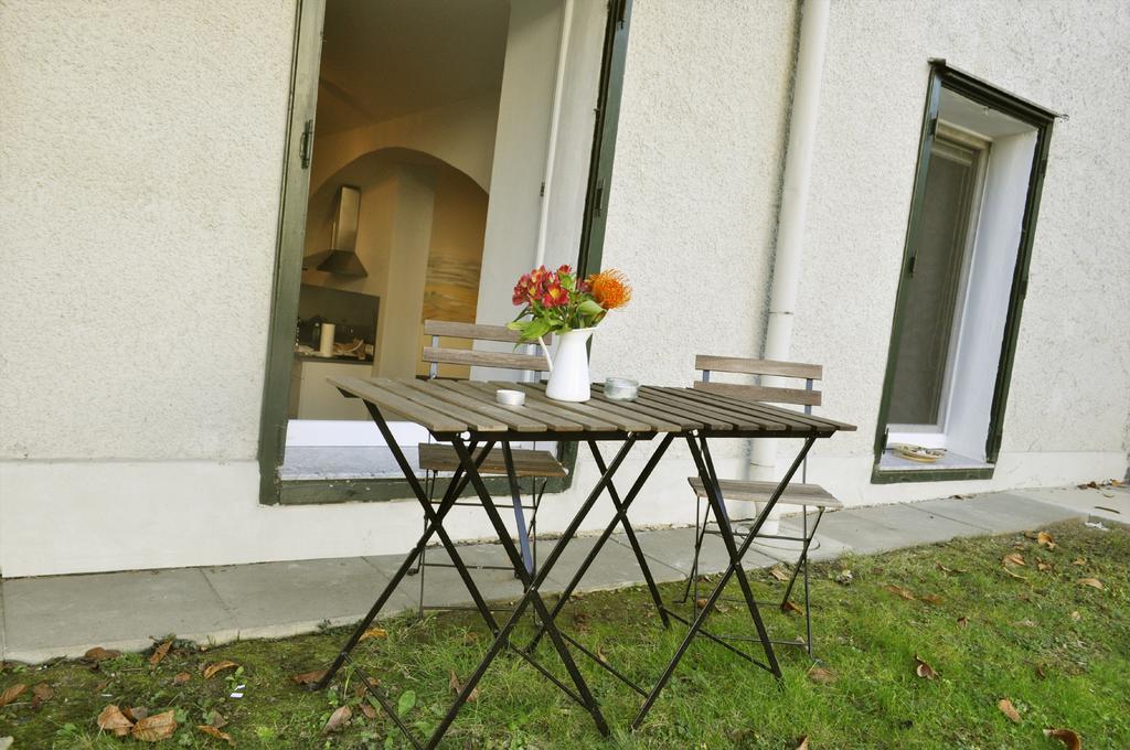 Ferienwohnung Im Univiertel Mit Garten Graz Esterno foto